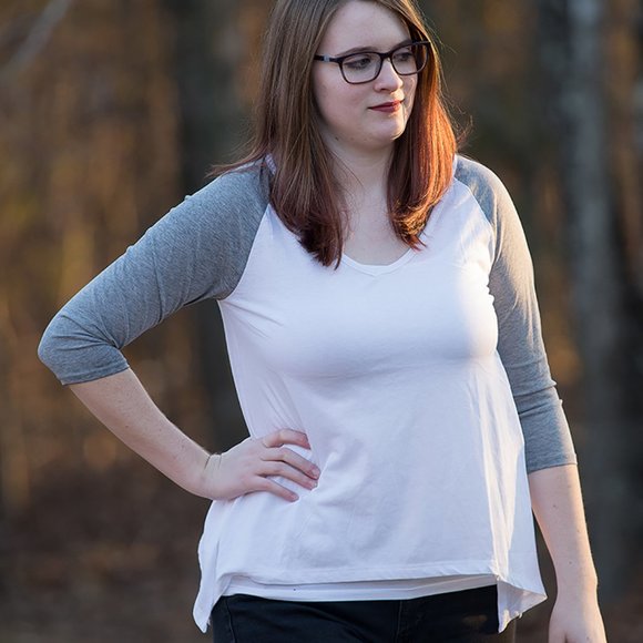 Derek Heart Gray & White Top NWOT Sizes S, M, L - Picture 2 of 2